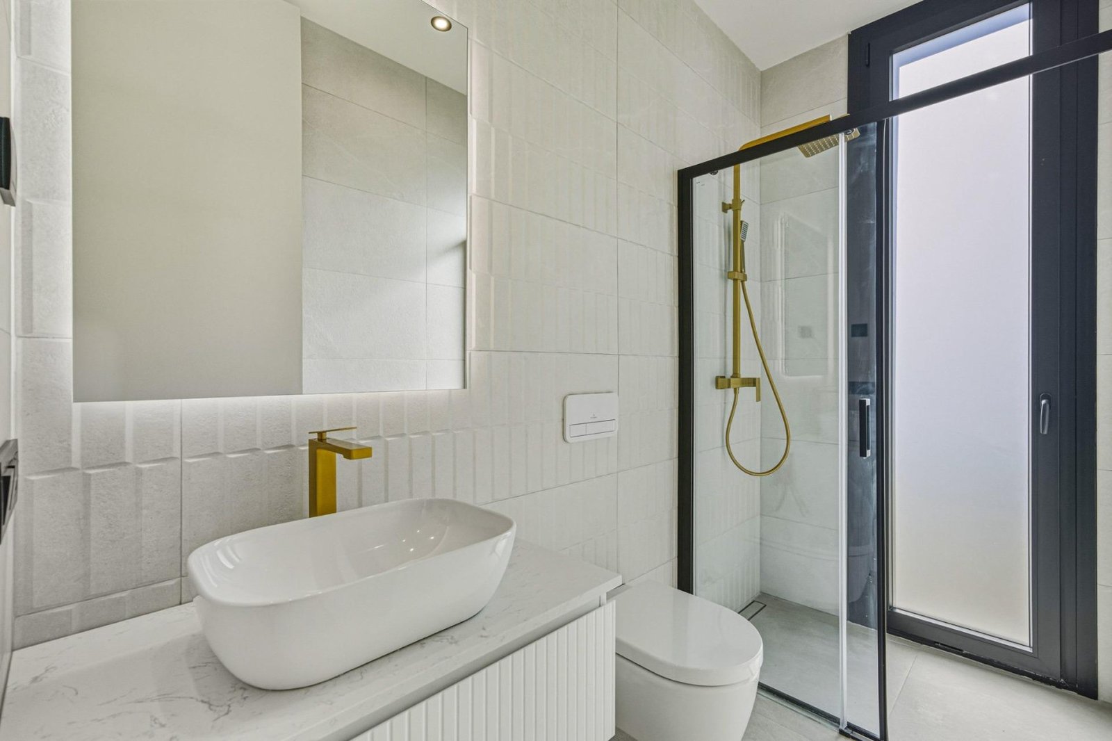 Standard wykończenia w Hiszpanii – gotowa łazienka