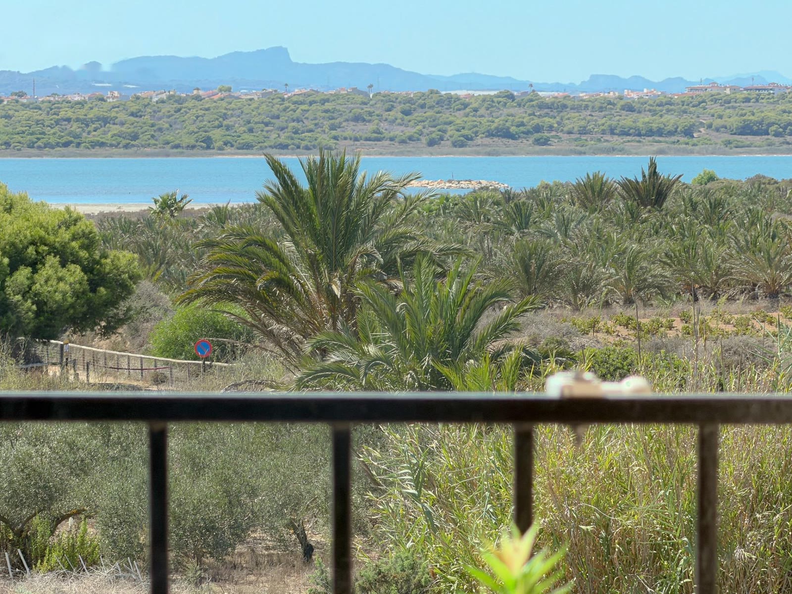 Mieszkanie na sprzedaż w Torrevieja, La Mata, 450 m od plaży, widok na lagunę
