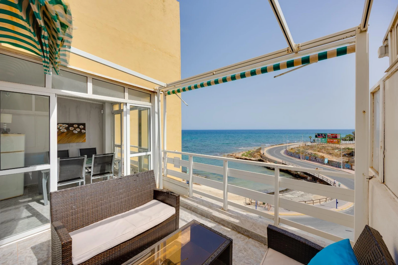 Mieszkanie w Los Locos, Torrevieja, pierwsza linia, widok na morze