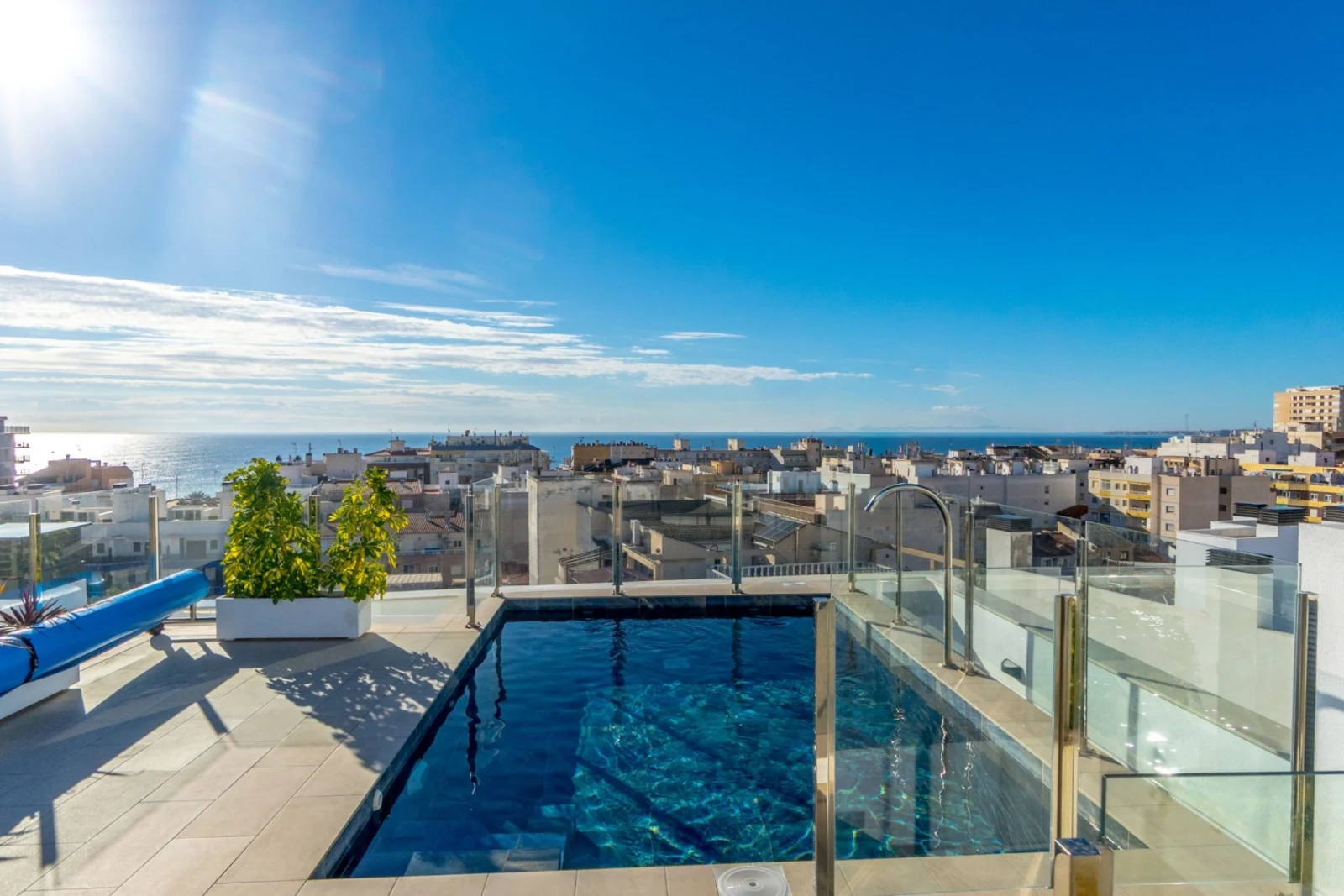 Mieszkanie na sprzedaż – Torrevieja (Playa del Cura), ref 2406C