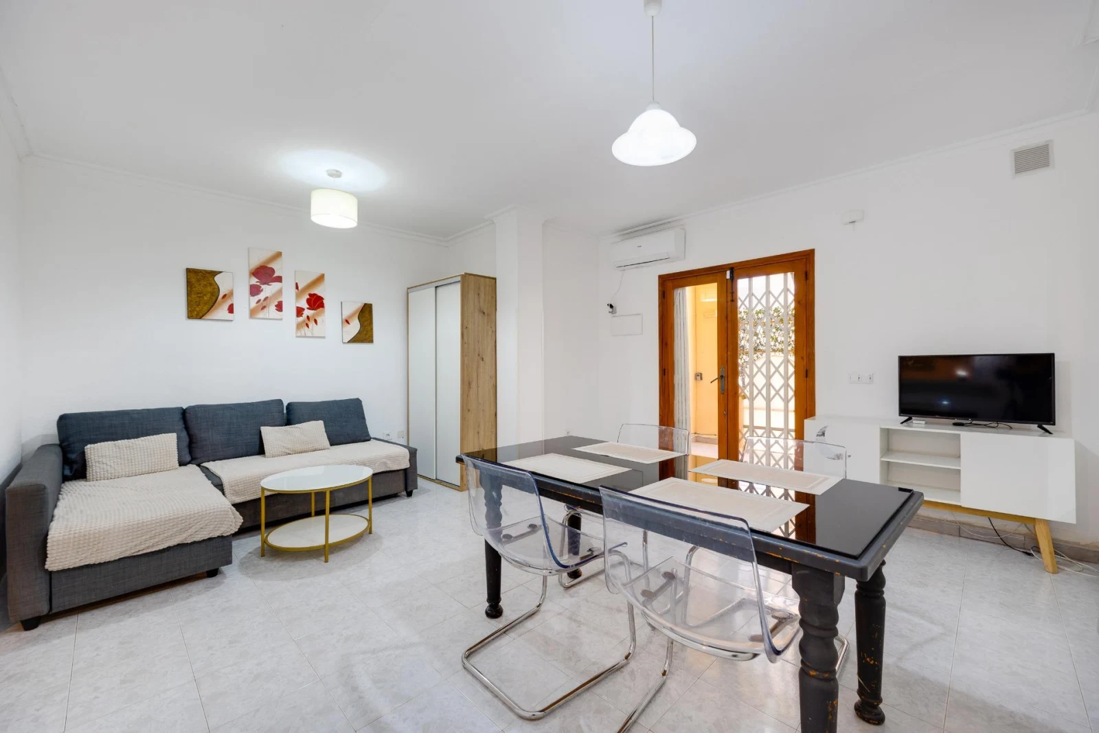 Mieszkanie na parterze w centrum, Torrevieja, 500 m od plaży