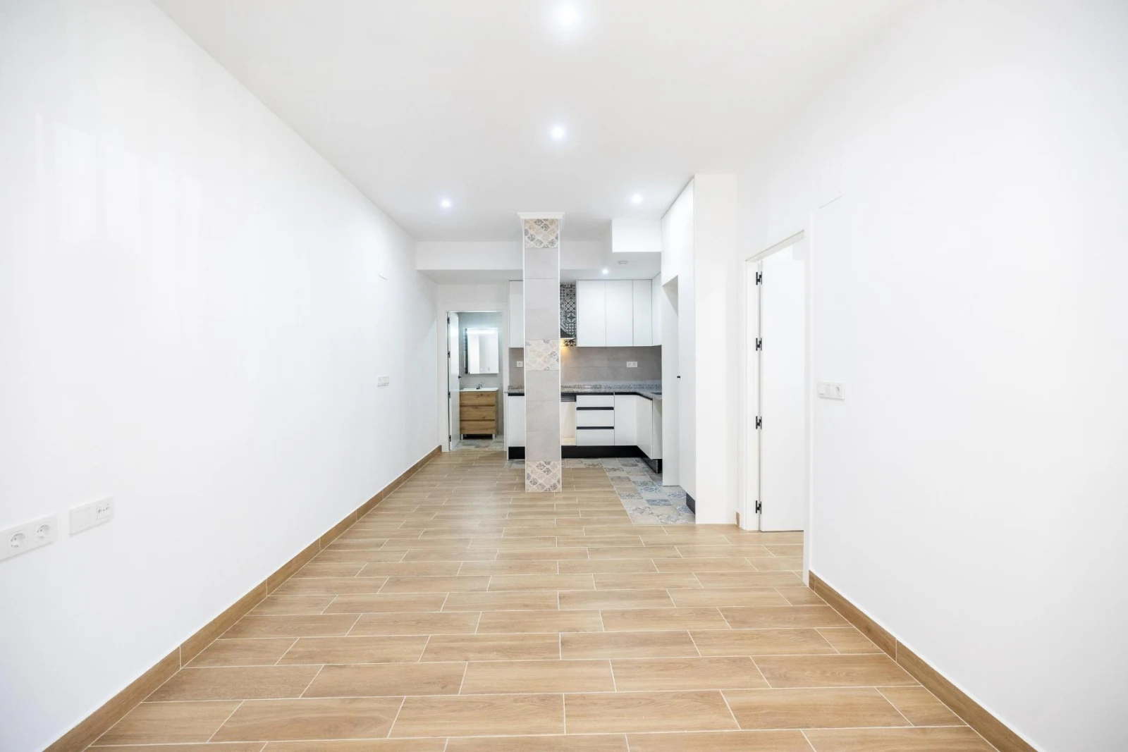 Mieszkanie na sprzedaż – Torrevieja (Playa de los Locos), ref VT001
