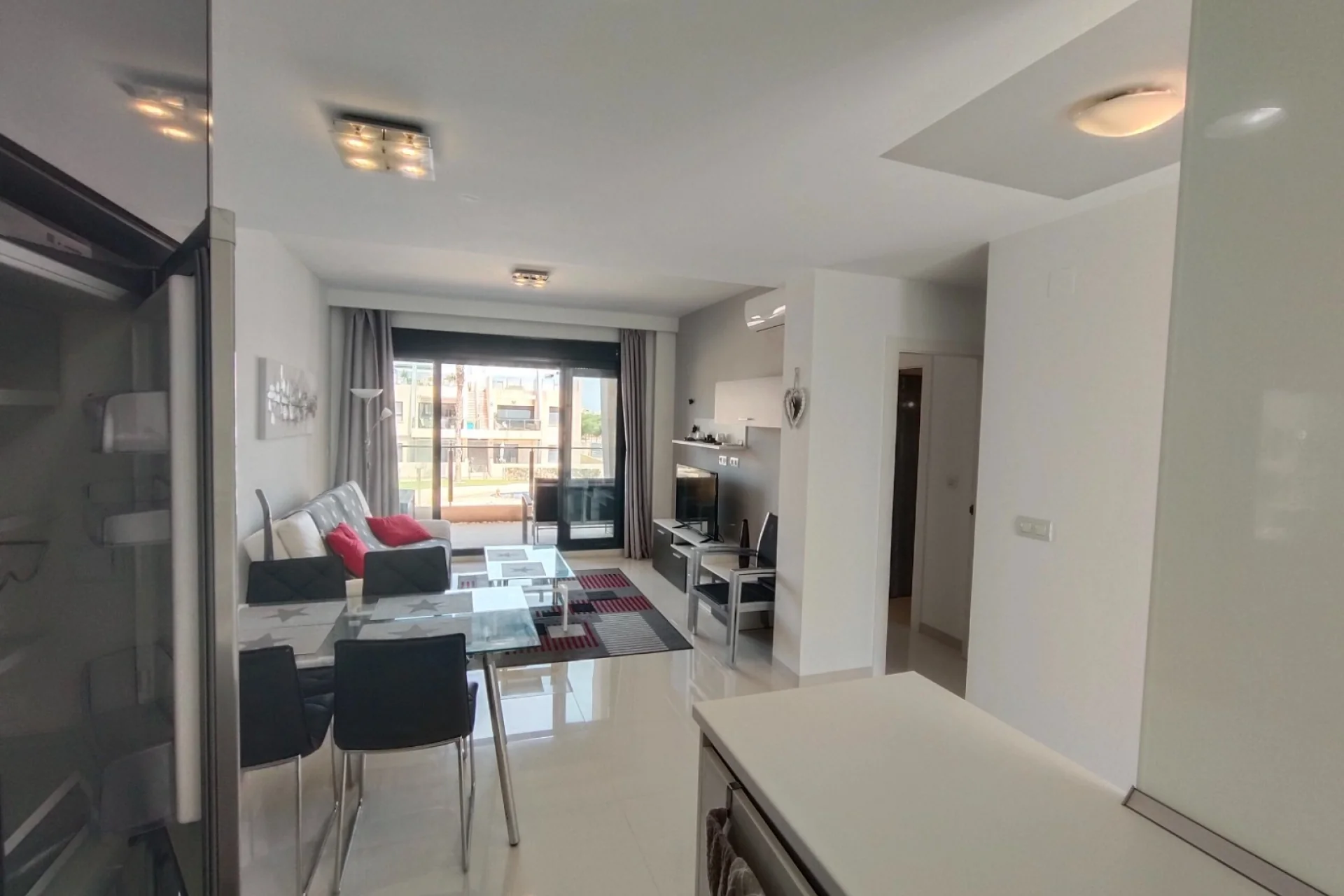 Bungalow przy plaży Mil Palmeras, Pilar de la Horadada, 2 baseny