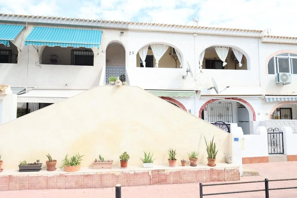 Bungalow w La Regia, Orihuela Costa, dwa niezależne mieszkania