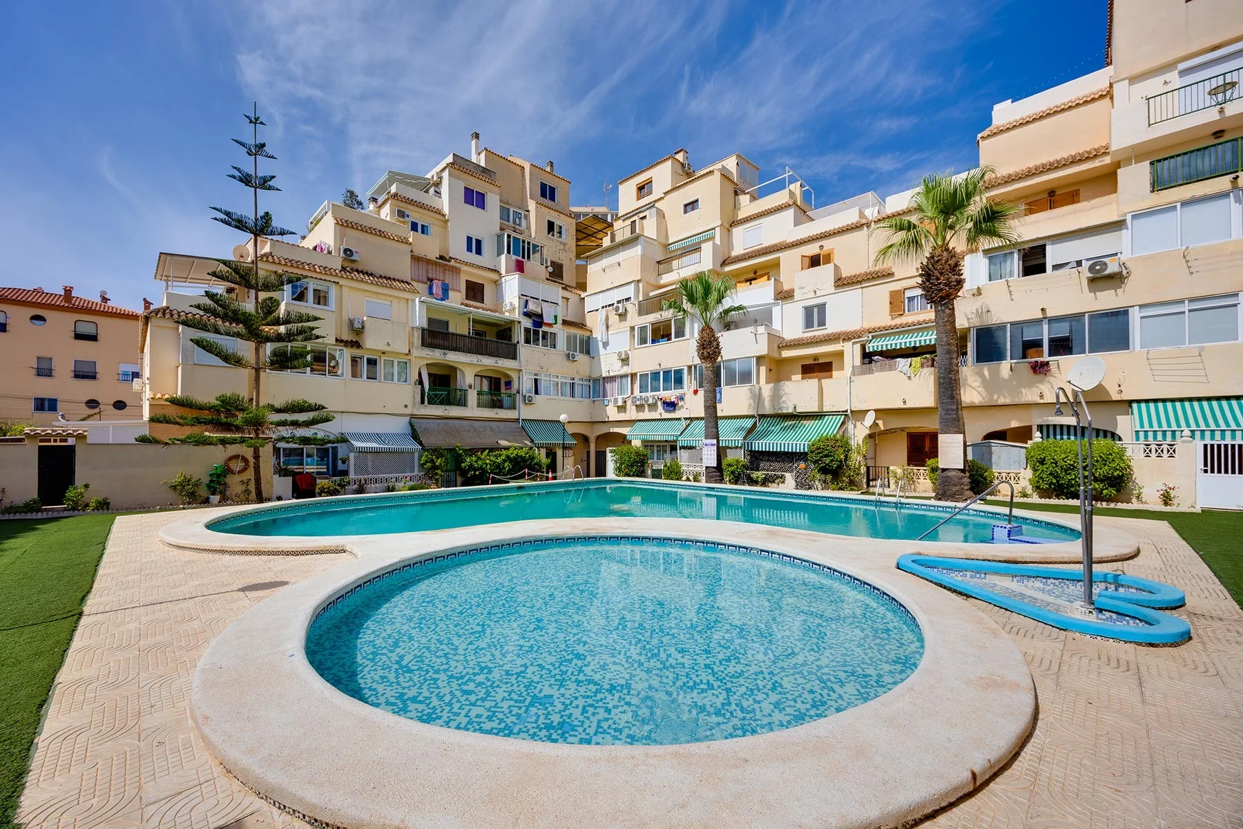 Apartamento en venta – Torrevieja, ref RS-0193