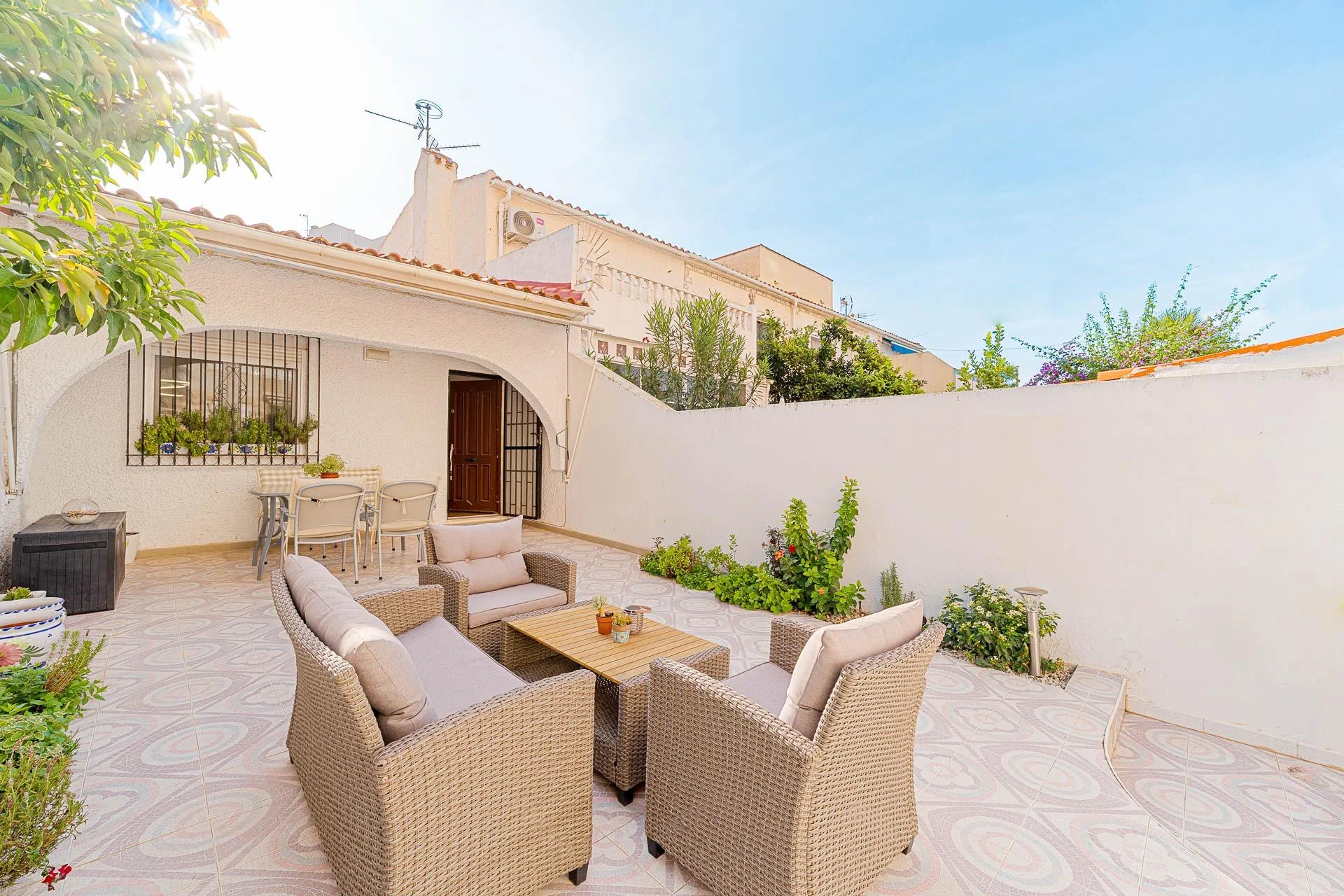 Dom szeregowy z ogrodem w Aguas Nuevas, Torrevieja, 2 sypialnie