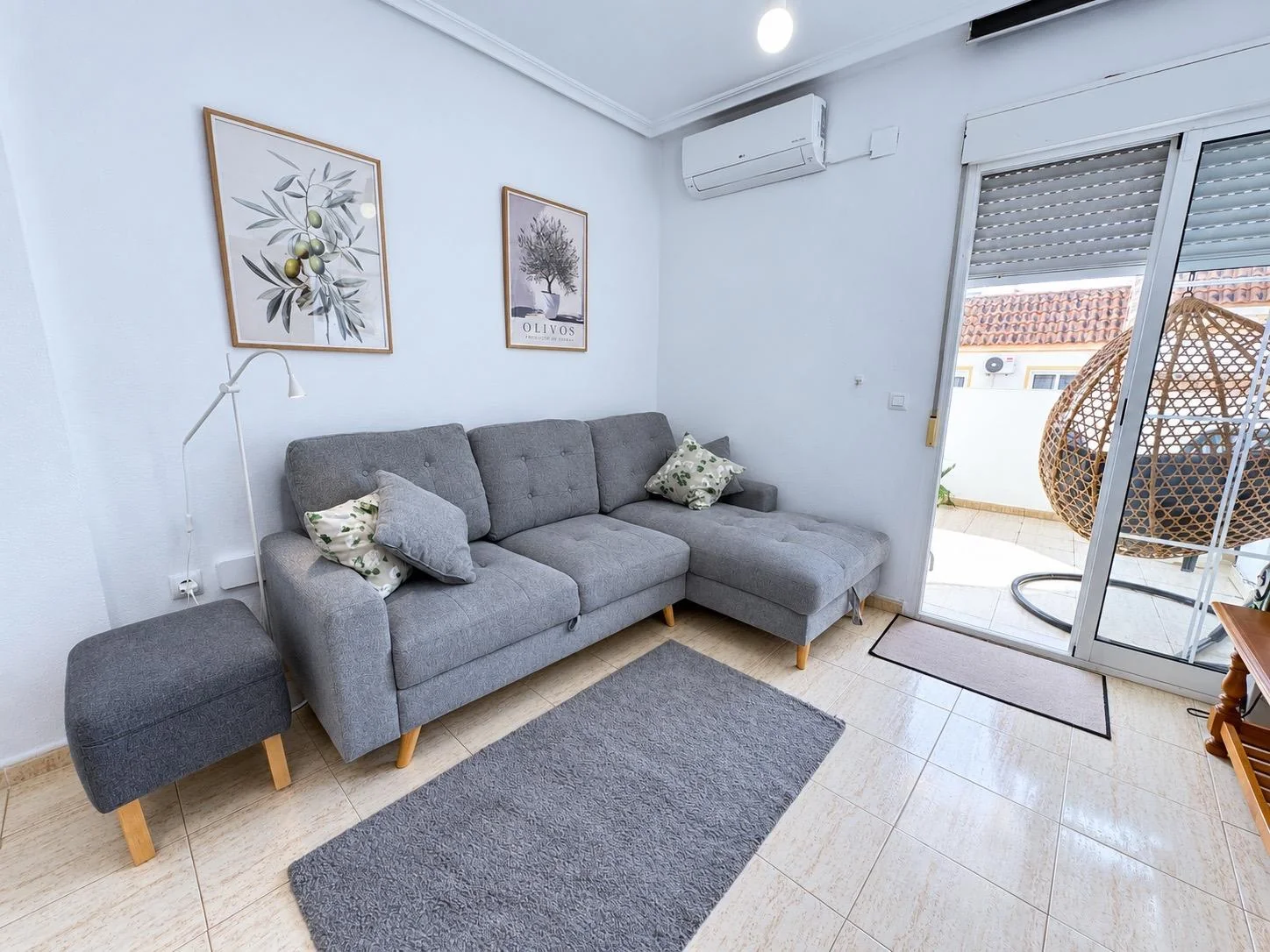 Penthouse z dużym tarasem przy plaży Los Locos, Torrevieja