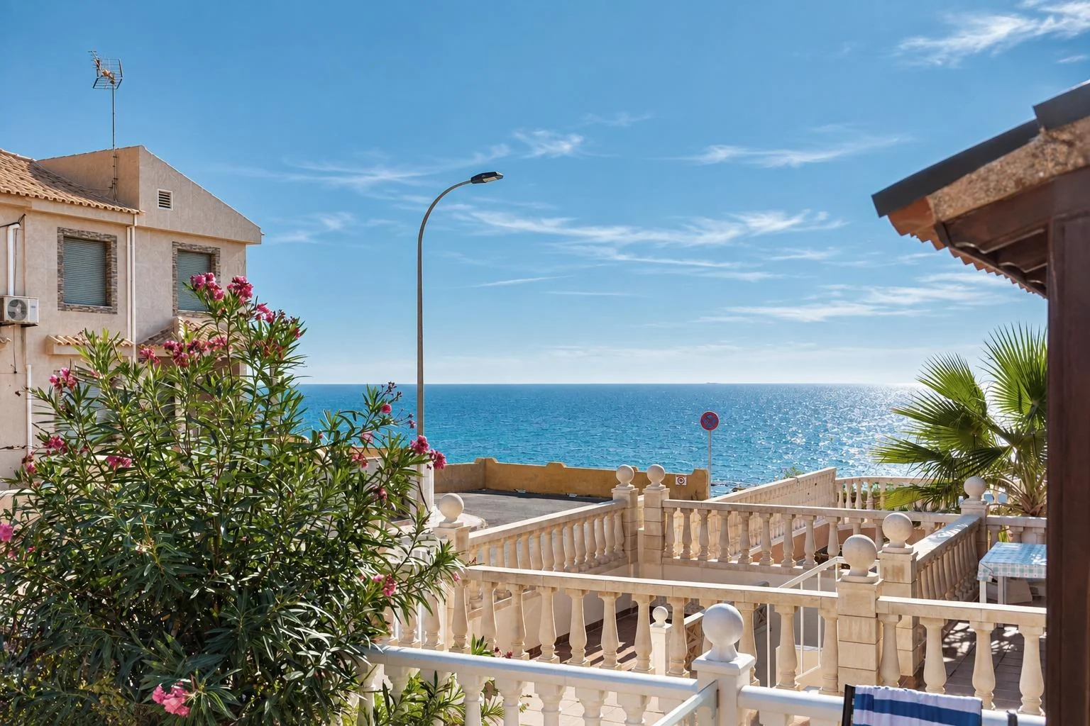 Dom szeregowy 50 m od morza w Cabo Cervera, Torrevieja, widok na morze